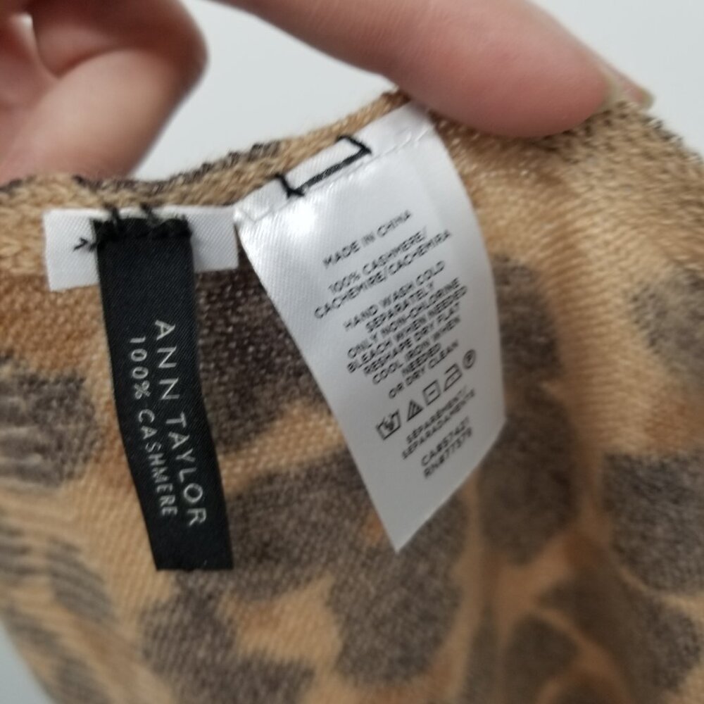 NWOT Cozy Cashmere Leopard Print Shawl / Muffler / Scarf / Wrap - Ann Taylor - Picture 6 of 6